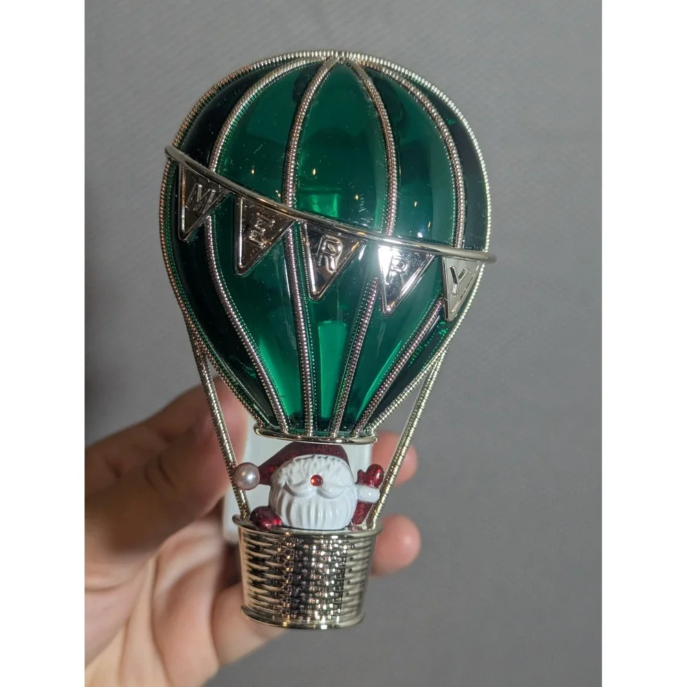 Bath & Body Works Light-Up Santa Hot Air Balloon Wallflower Fragrance Plug In